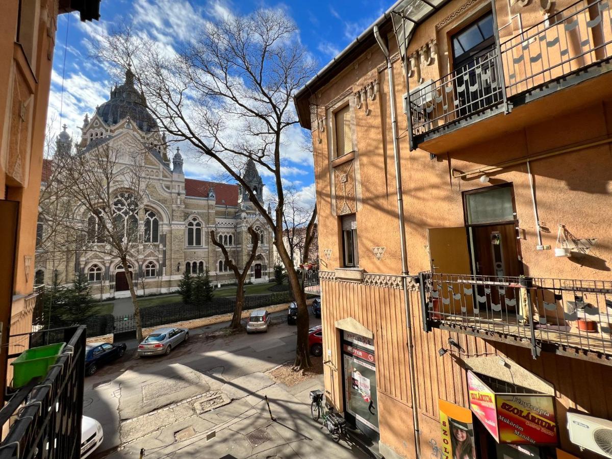Old Town Apartment Szeged Bagian luar foto